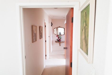 Photo of property in 2/6 Waterloo Road, Milford, Auckland, 0620