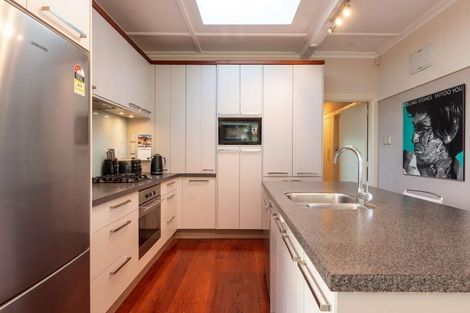 Photo of property in 25 Rangoon Street, Khandallah, Wellington, 6035