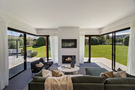 Photo of property in 6 Pendeen Crescent, Jacks Point, Queenstown, 9371