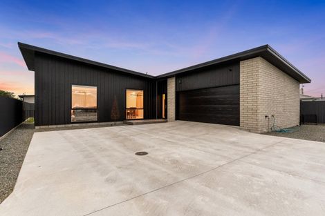 Photo of property in 42 Mary Street, Winton, 9720