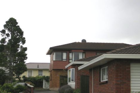 Photo of property in 2/3a Gordon Avenue, Forrest Hill, Auckland, 0620