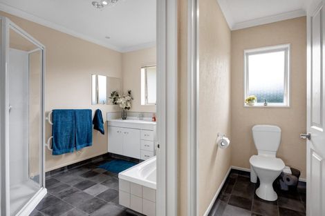 Photo of property in 2a Elizabeth Grove, Stratford, 4332