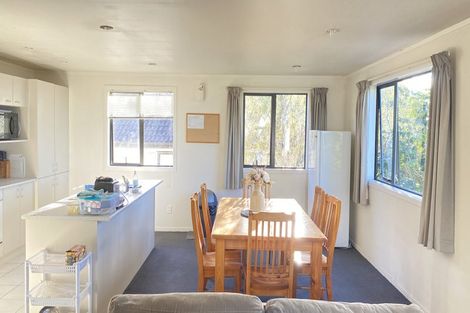 Photo of property in 8b Schnapper Rock Road, Schnapper Rock, Auckland, 0632