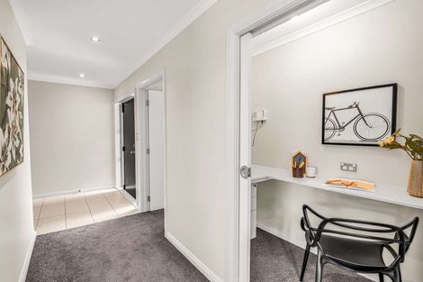 Photo of property in 14a Duna Place, Takaro, Palmerston North, 4412