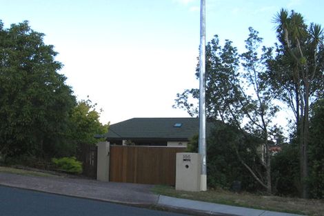 Photo of property in 166 Wiseley Road, West Harbour, Auckland, 0618