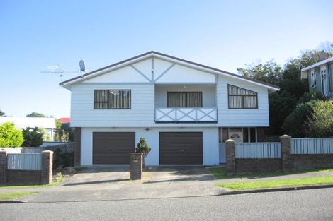 Photo of property in 43 Gloaming Hill, Titahi Bay, Porirua, 5022