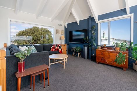 Photo of property in 15 Rangitane Street, Maupuia, Wellington, 6022