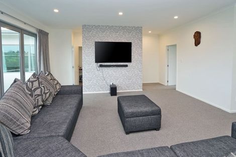 Photo of property in 14 Platina Place, Flagstaff, Hamilton, 3210