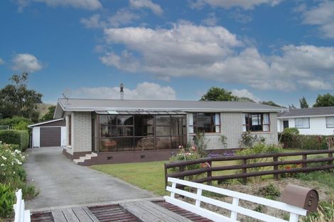 Photo of property in 5 Huxley Street, Pahiatua, 4910