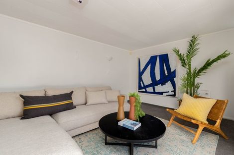 Photo of property in 14 De Bloge Place, Burwood, Christchurch, 8061