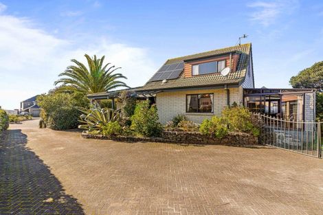 Photo of property in 17 Sunbrae Grove, Mount Maunganui, 3116
