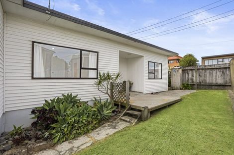 Photo of property in 23 Melandra Road, Stanmore Bay, Whangaparaoa, 0932