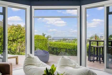 Photo of property in 6 Dorchester Place, Orewa, 0931