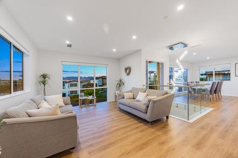 Photo of property in 32 Cavalli Road, Long Bay, Auckland, 0630