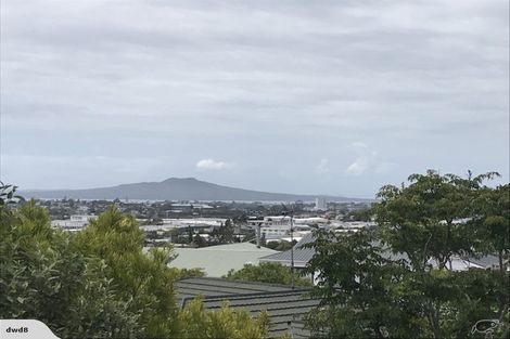 Photo of property in 5/11 Hall Road, Glenfield, Auckland, 0629