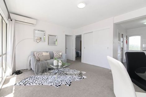 Photo of property in 9/1 Glen Road, Browns Bay, Auckland, 0630