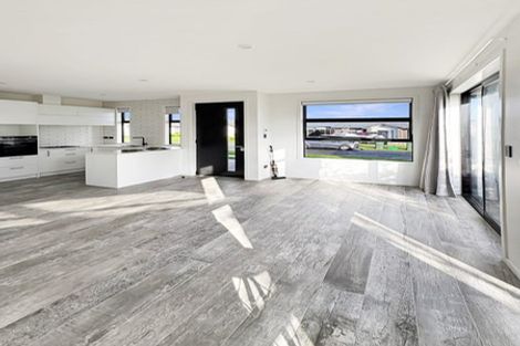 Photo of property in 16 Kelly Road, Riverhead, 0820