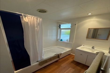 Photo of property in 15 Awarua Crescent, Havelock North, 4130