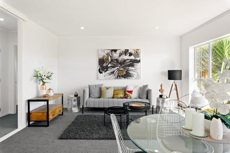 Photo of property in 198 Lakeside Drive, Orewa, 0931