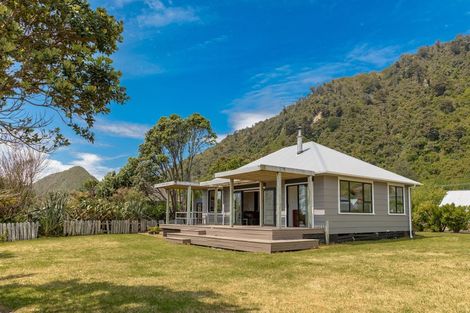 Photo of property in 57 New Road, Granity, 7823