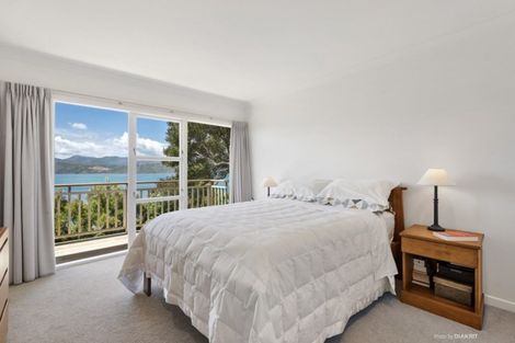 Photo of property in 4 Fortification Road, Karaka Bays, Wellington, 6022