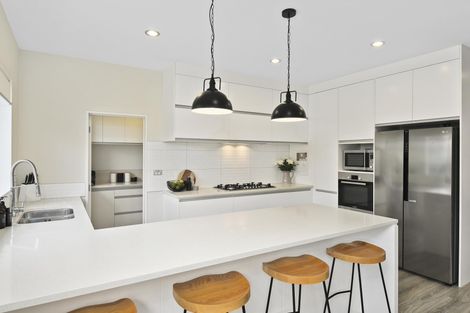 Photo of property in 12 Kahika Grove, Huapai, Kumeu, 0810