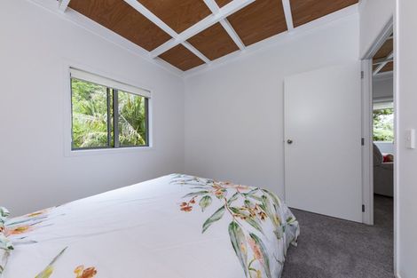 Photo of property in 6-8 Sylvan Glade, Piha, New Lynn, 0772