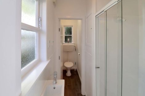 Photo of property in 300 Queens Drive, Lyall Bay, Wellington, 6022