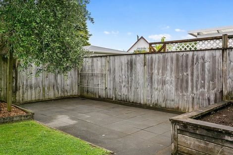 Photo of property in 307 Shakespeare Street, Leamington, Cambridge, 3432