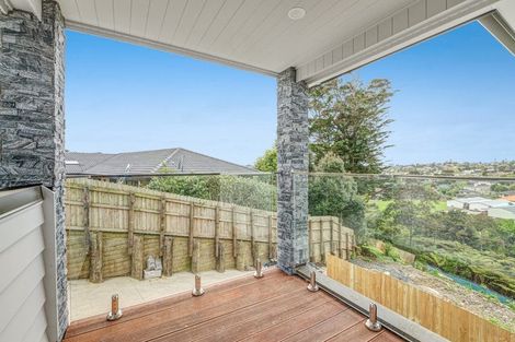 Photo of property in 34a Lorikeet Place, Unsworth Heights, Auckland, 0632