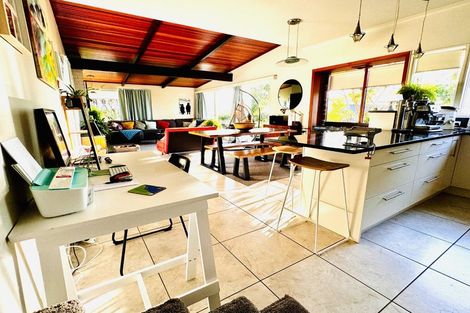 Photo of property in 1 Emerald Hill, Havelock North, 4130