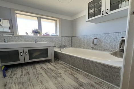 Photo of property in 102 Effingham Street, North New Brighton, Christchurch, 8083