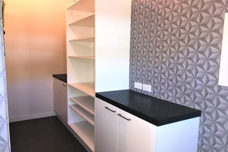 Photo of property in 16 Ridge Lane, New Plymouth, 4310