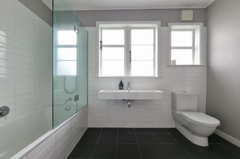 Photo of property in 68 Cashmere Avenue, Khandallah, Wellington, 6035