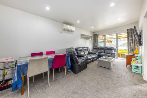 Photo of property in 6/33 Kenderdine Road, Papatoetoe, Auckland, 2025