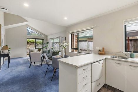 Photo of property in Miramar Villas, 2/3 Byron Street, Miramar, Wellington, 6022