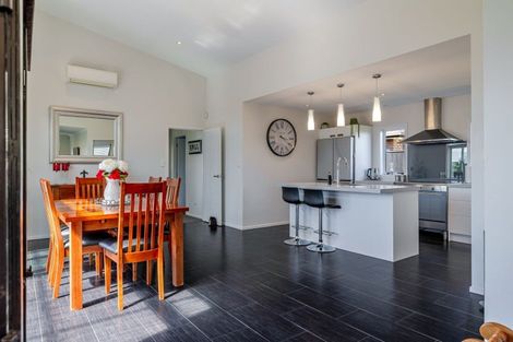 Photo of property in 2 Morocco Terrace, Kelvin Grove, Palmerston North, 4414