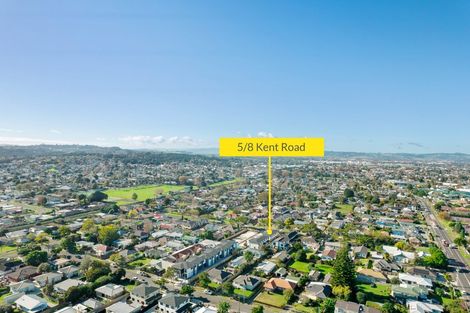 Photo of property in 8e Kent Road, Manurewa, Auckland, 2102