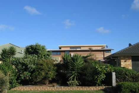 Photo of property in 10 Major Durie Place, Waikanae Beach, Waikanae, 5036