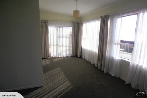 Photo of property in 92 Tiri Road, Tindalls Beach, Whangaparaoa, 0930