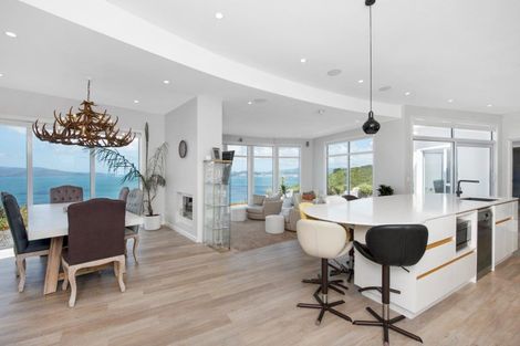 Photo of property in 27 Cromwell Point, Newlands, Wellington, 6037