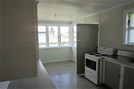 Photo of property in 4 Douglas Crescent, Fairfield, Hamilton, 3214