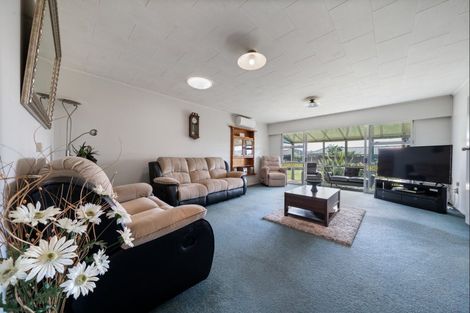 Photo of property in 19 Bronte Place, Whalers Gate, New Plymouth, 4310