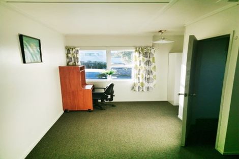 Photo of property in 39a Forrest Hill Road, Milford, Auckland, 0620