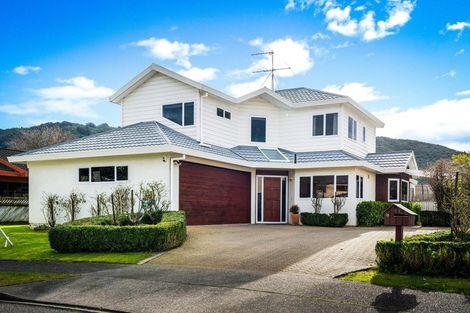 Photo of property in 16 Kingfisher Close, Brown Owl, Upper Hutt, 5018