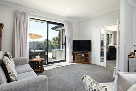 Photo of property in 10 Admiralty Place, Waikawa, Picton, 7220