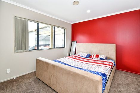 Photo of property in 112 Alfriston Road, Manurewa, Auckland, 2105