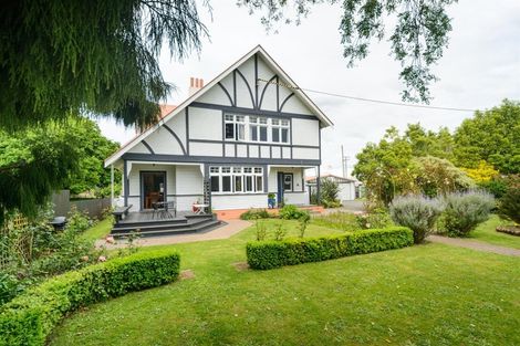 Photo of property in 27 High Street, Bulls, 4818