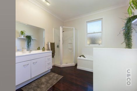 Photo of property in 11 Elliot Street, Riverhead, 0820