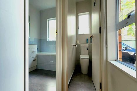 Photo of property in 2/11 Gloria Avenue, Te Atatu Peninsula, Auckland, 0610